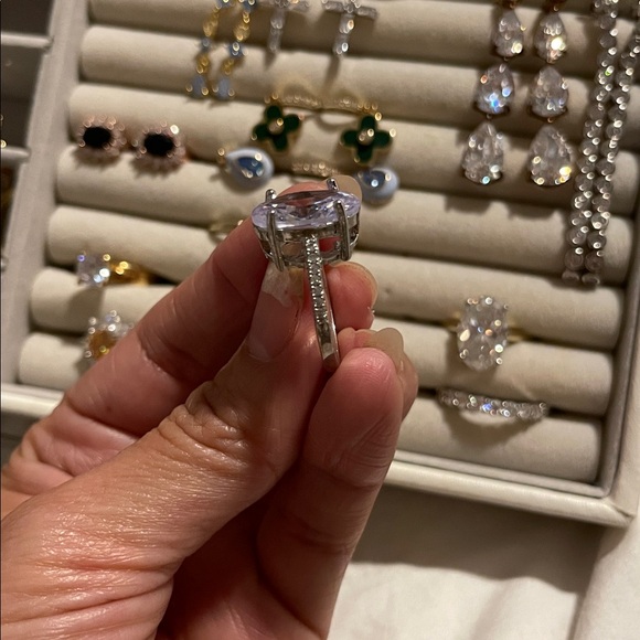 Elegant Silver and Purple Gemstone Ring - Picture 5 of 8